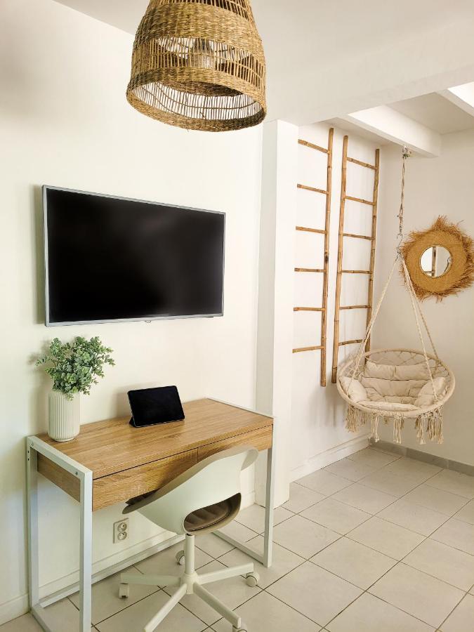 Studio Double Climatise Avec Terrasse - Proche Tram & Centre Монпелие Екстериор снимка