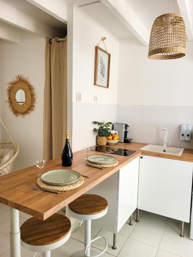 Studio Double Climatise Avec Terrasse - Proche Tram & Centre Монпелие Екстериор снимка